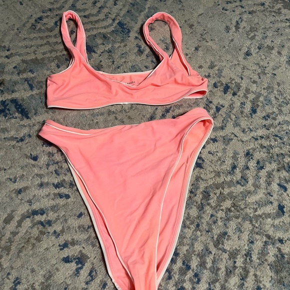 Tularosa pink Olin bikini set top and bottom medium - Picture 3 of 4